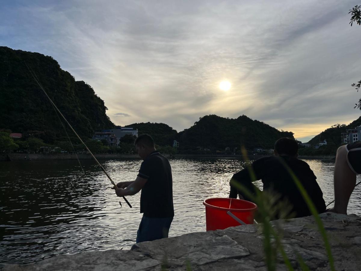 Cat Ba Rosalia Hotel Dong Khe Sau Esterno foto