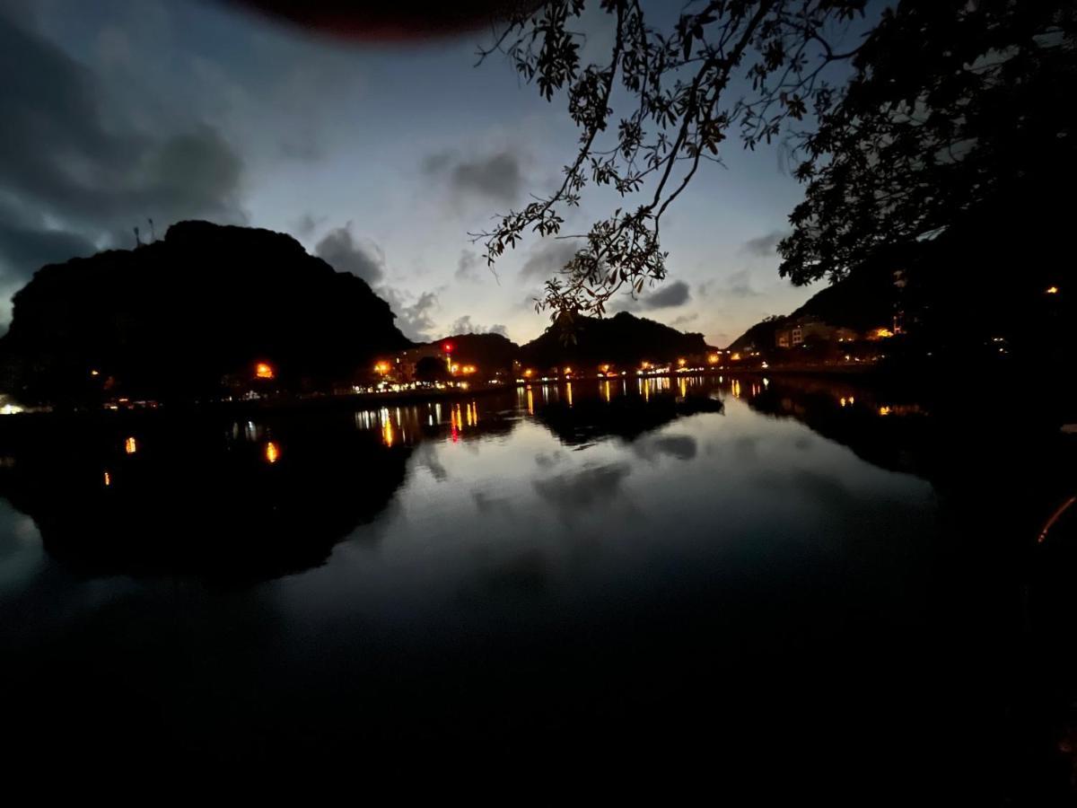 Cat Ba Rosalia Hotel Dong Khe Sau Esterno foto