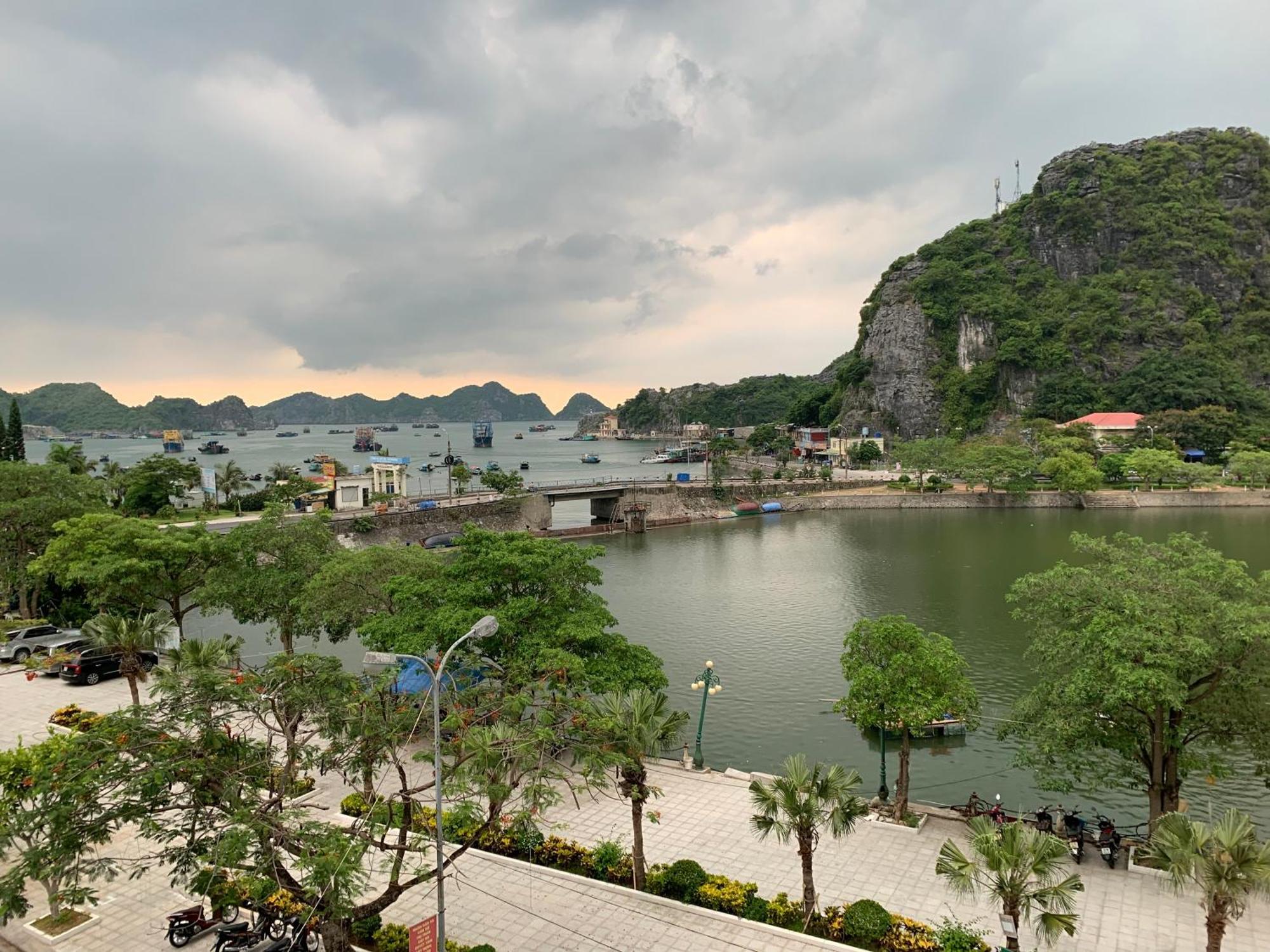 Cat Ba Rosalia Hotel Dong Khe Sau Esterno foto