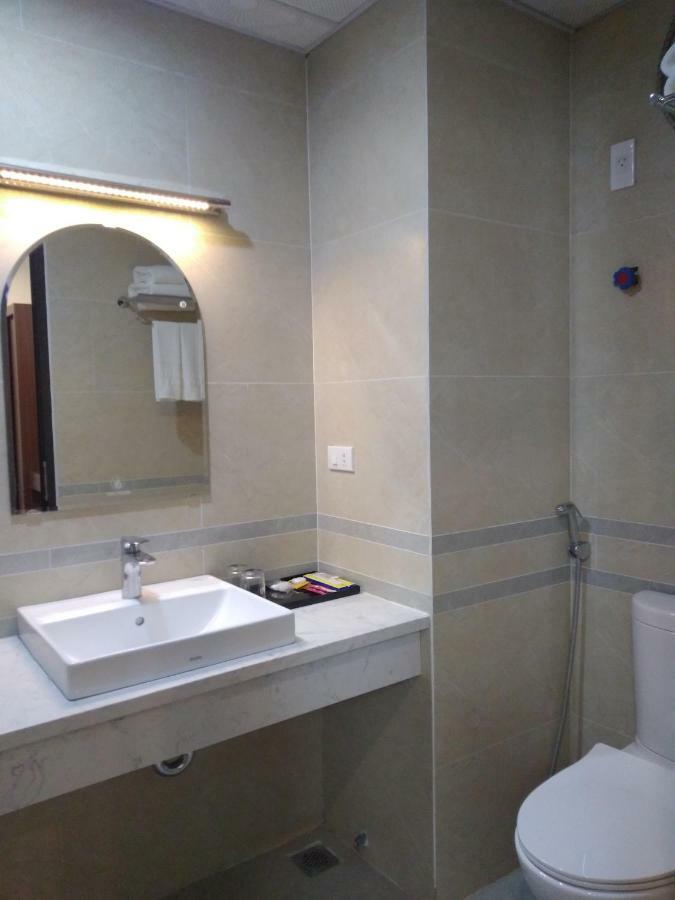 Cat Ba Rosalia Hotel Dong Khe Sau Esterno foto